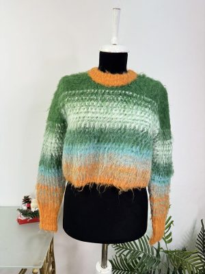 Pulover material placut la atingere  cam M