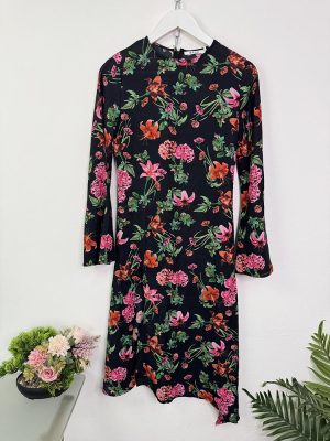 Rochie cu crapatura Na-kd 34