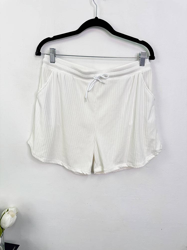 Pantaloni scurti cam L