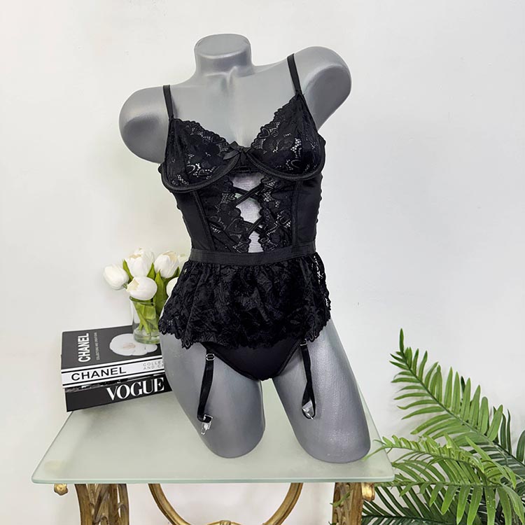 Body dantelat cu portjartier fara burete cam s