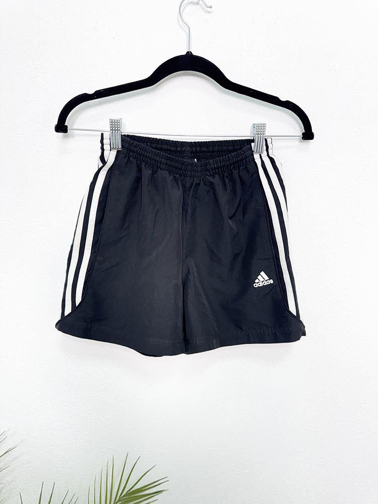 Pantaloni scurti Adidas 152