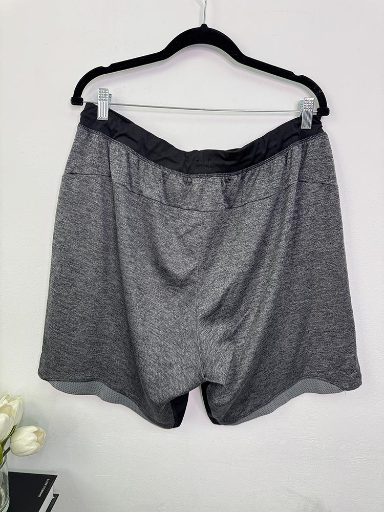 Pantaloni scurti Adidas XL - imagine 2