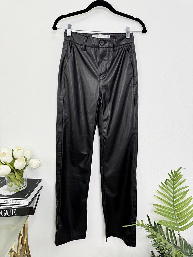 Pantaloni imitatie piele Bershka XS
