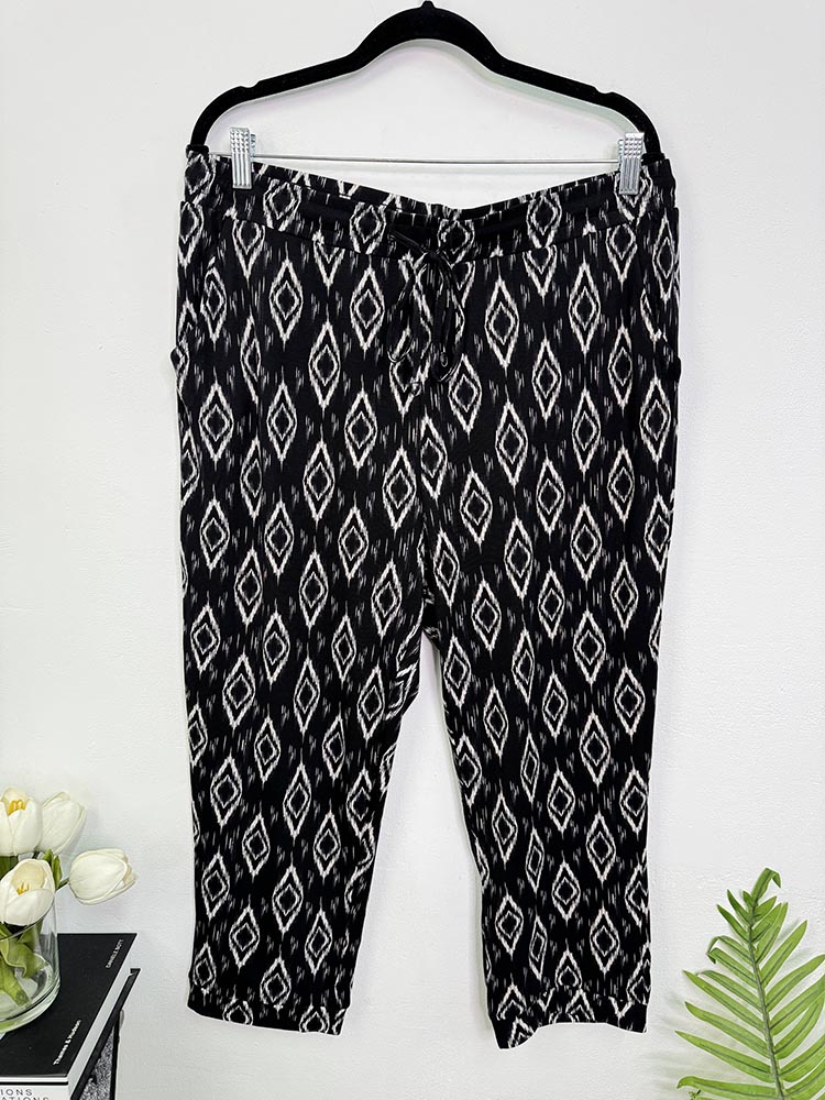 Pantaloni lejeri Janina L