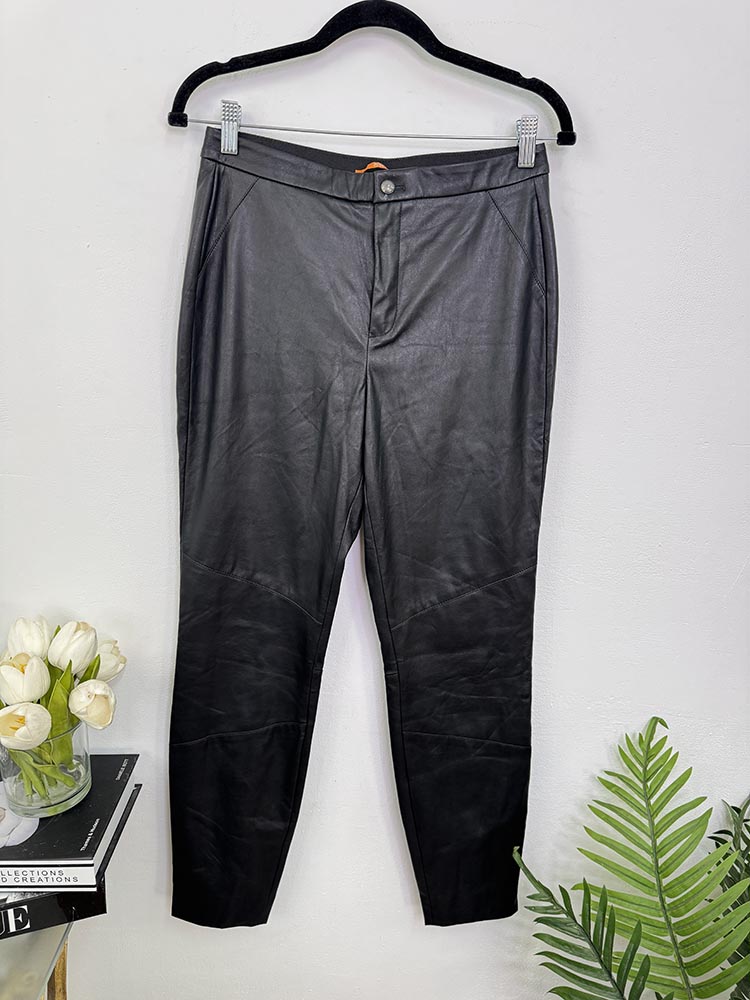 Pantaloni imitatie piele Hugo Boss cam M