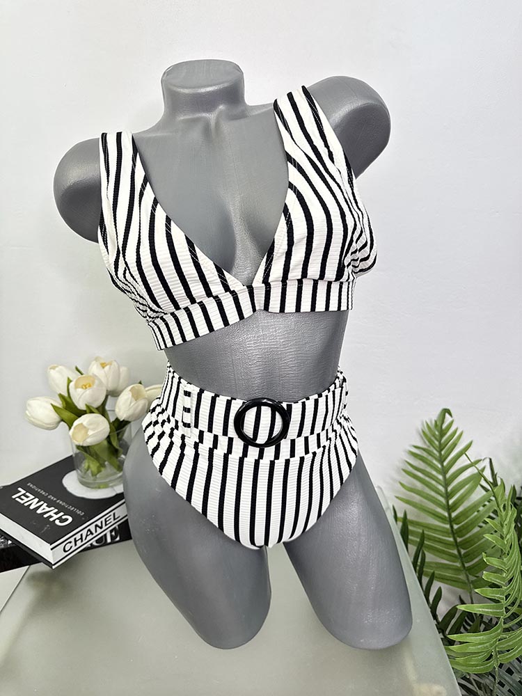 Costum de baie doua piese sutien cu burete Primark 38