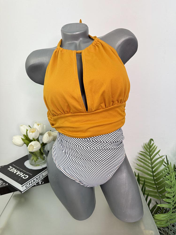 Costum de baie intreg sutien cu burete cam M