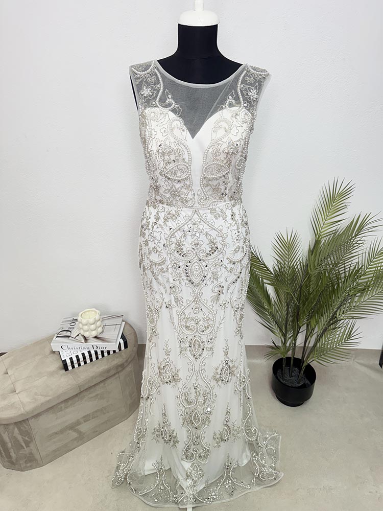 Rochie de mireasa eleganta,cu aplicatii din margele si paiete 14
