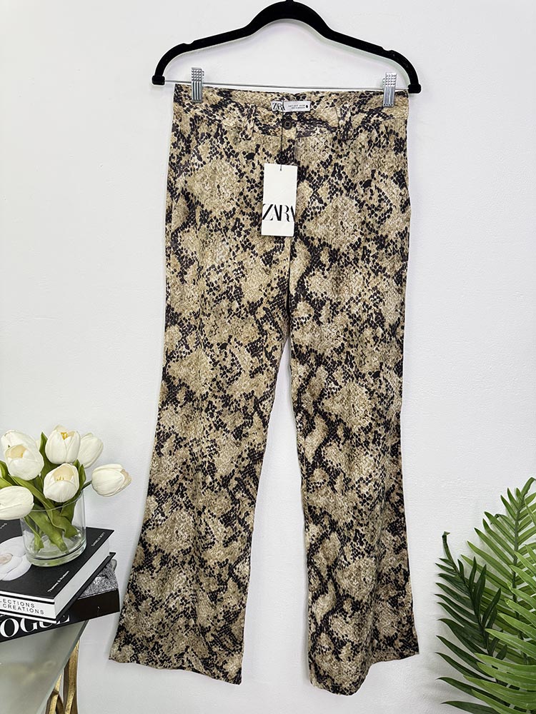 Pantaloni evazati bumbac pret eticheta 39,95 euro Zara S