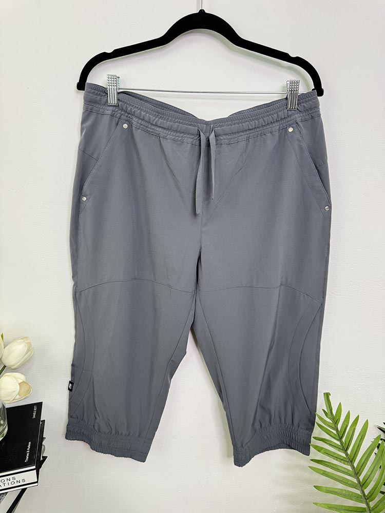 Pantaloni scurti Joy 42