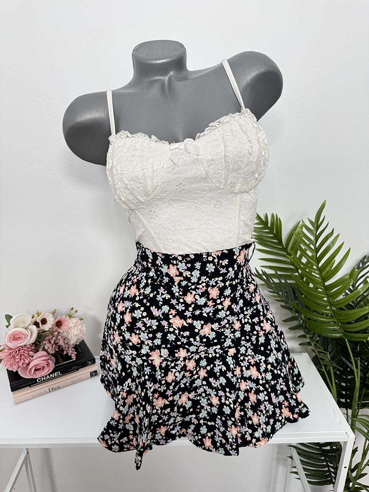 Pantaloni scurti cu fusta Essentials XS