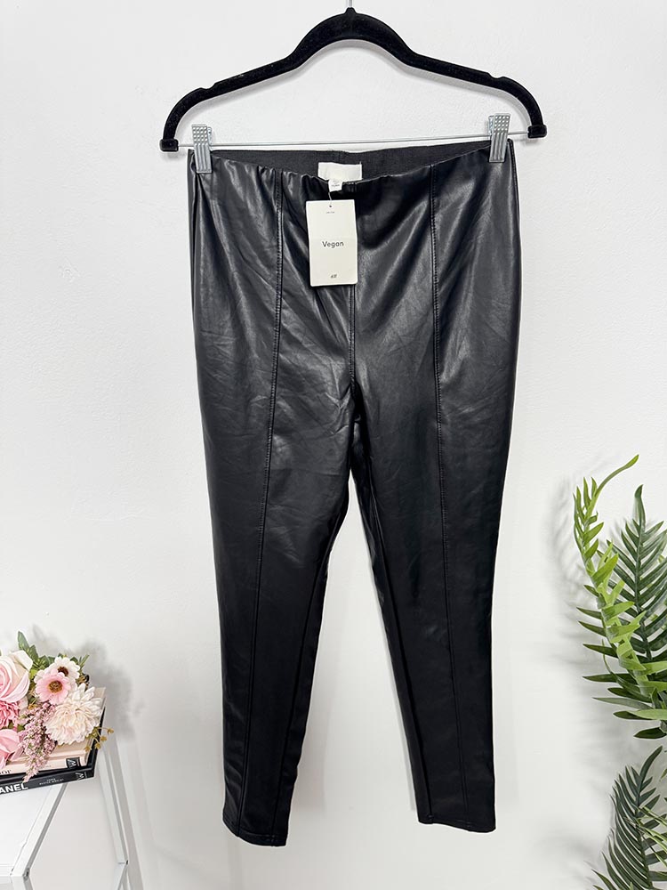 Pantaloni nou imitatie piele H&M M