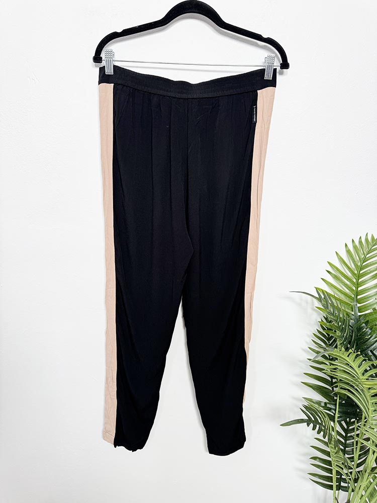 Pantaloni subtire Armani 42 - imagine 2