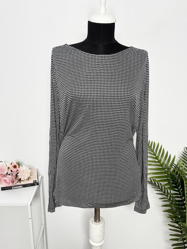 Bluza noua cu etichet pret 15.95 euro Opus 40