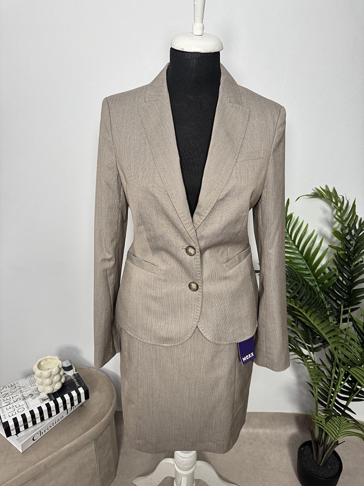 Compleu nou calitativ sacou fusta pret eticheta 130 euro MEXX 36